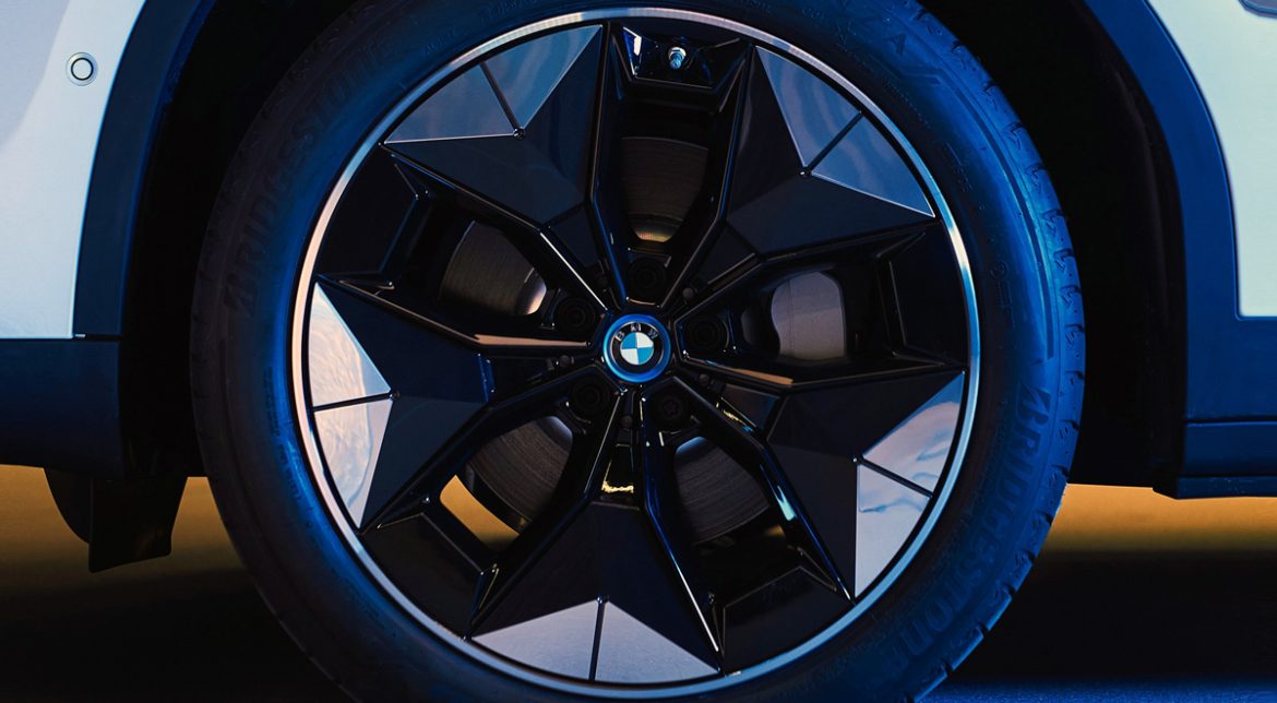 iX3