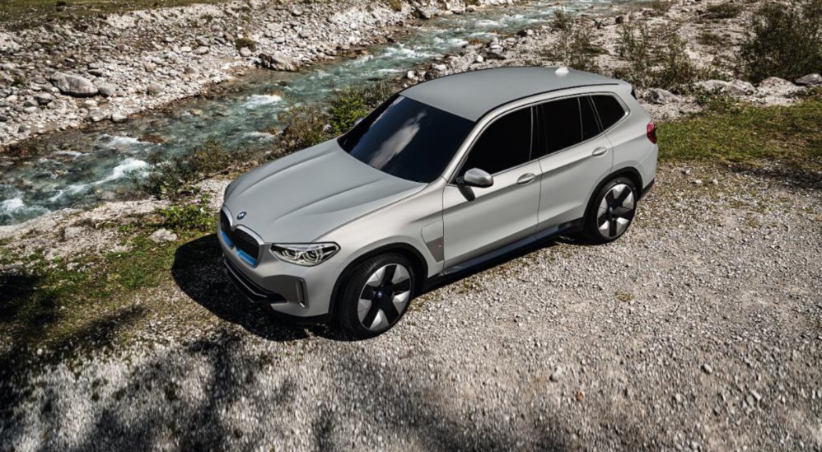 BMW iX3