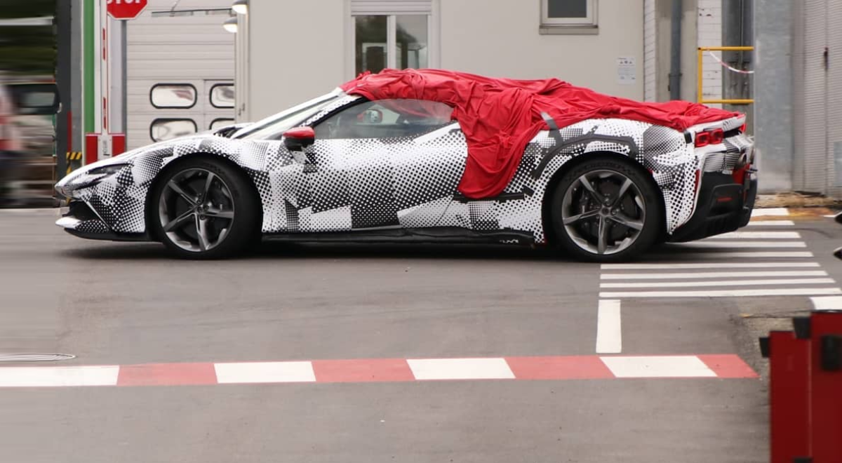 Ferrari SF90 Spider