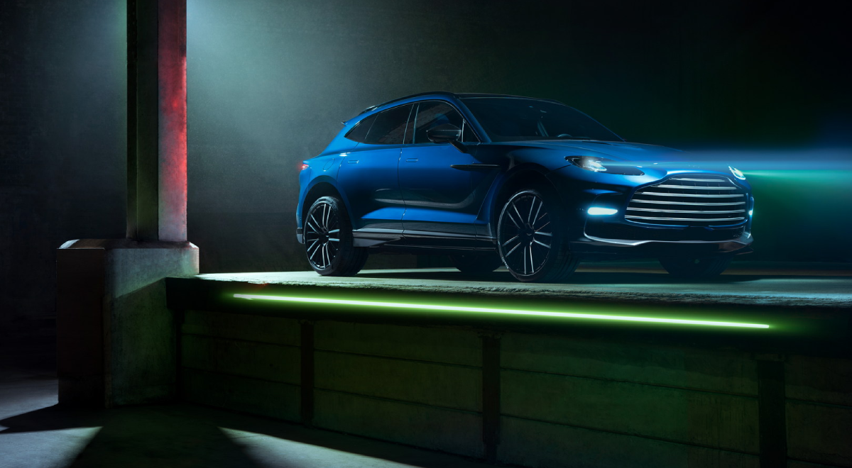 Aston Martin DBX707