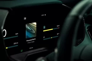 Apple CarPlay Ultra Aston Martin