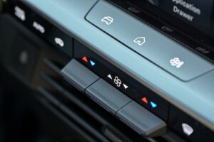 Тест Opel Grandland GS 1.2 Hybrid 136 HP e-CDT6