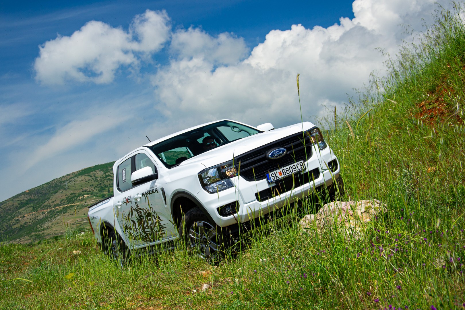 Ford Ranger XLT Double Cab 2.0 TDCi 170HP 4x4 M6 
Дефиниција за сестраност