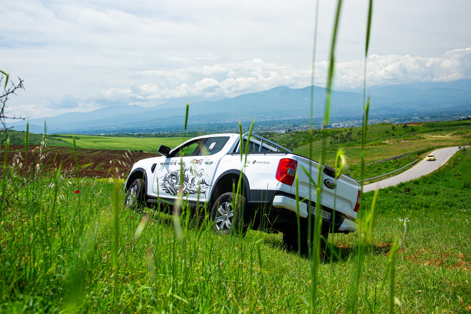 Ford Ranger XLT Double Cab 2.0 TDCi 170HP 4x4 M6 
Дефиниција за сестраност