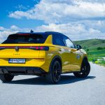 Тест Volkswagen T-Roc R-Line 1.5 eTSI 150 DSG Компактен СУВ со карактеристики на премиум играч