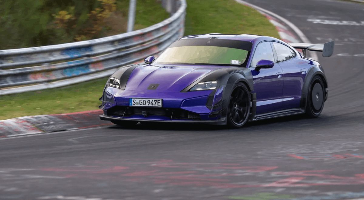 Porsche Taycan Turbo GT Weissach Manthey
