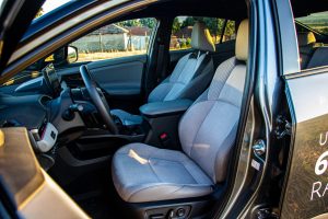 Тест Toyota C-HR+ Style Premium AWD 77 kWh