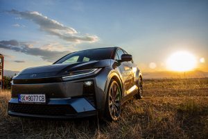 Тест Toyota C-HR+ Style Premium AWD 77 kWh