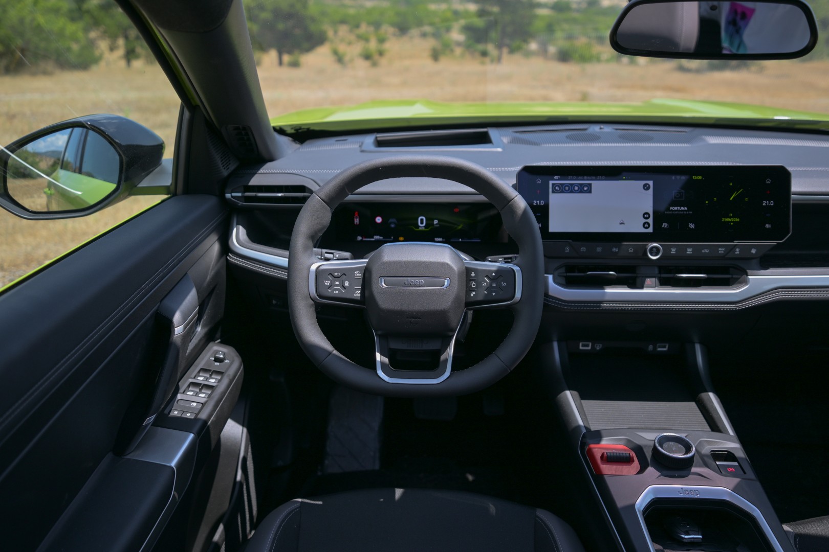 Tест Jeep Compass 1.2 MHEV AT Altitude
Електрификација која не го засенува карактерот