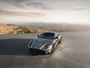 Aston Martin Vanquish 25