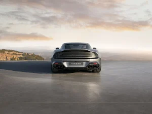 Aston Martin Vanquish 25