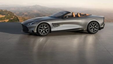 Aston Martin Vanquish 25