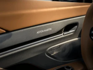 Aston Martin Vanquish 25