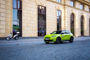 Тест Fiat 600 1.2 Hybrid 136 AT Sport: Кога стилот добива спортски карактер