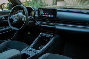 Тест Fiat 600 1.2 Hybrid 136 AT Sport: Кога стилот добива спортски карактер