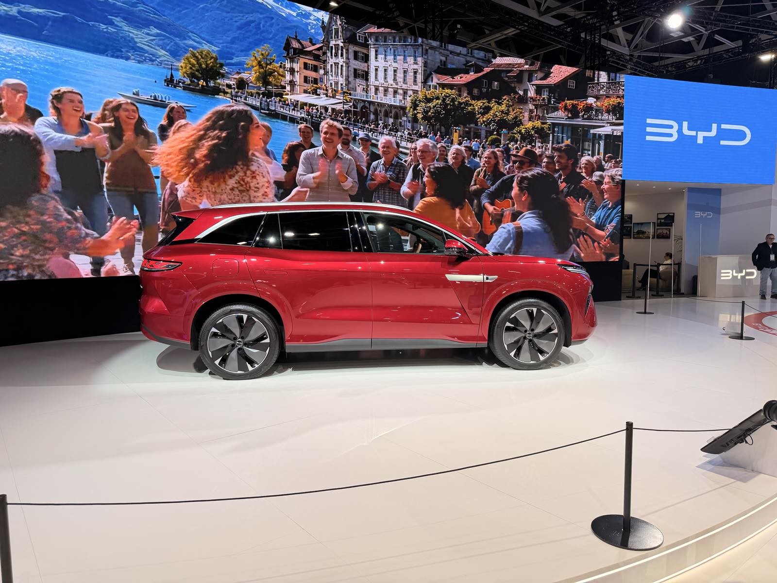 BYD Париз 2026